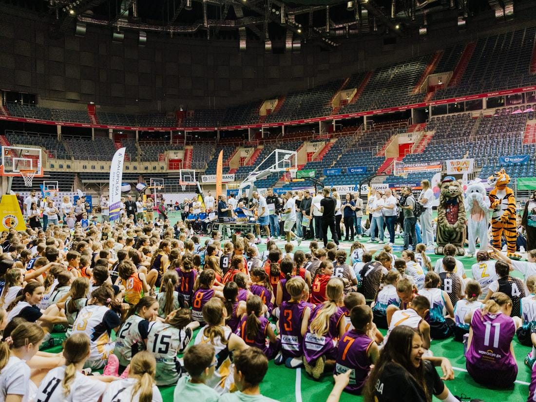 Setki dzieci na parkiecie TAURON Areny podczas finału ligi